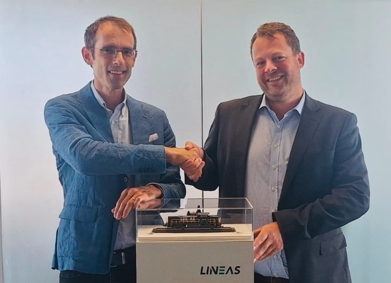 Alexandre Bétis, managing director at The Signalling Company, and François Alban, COO at Lineas (right). Image: ©