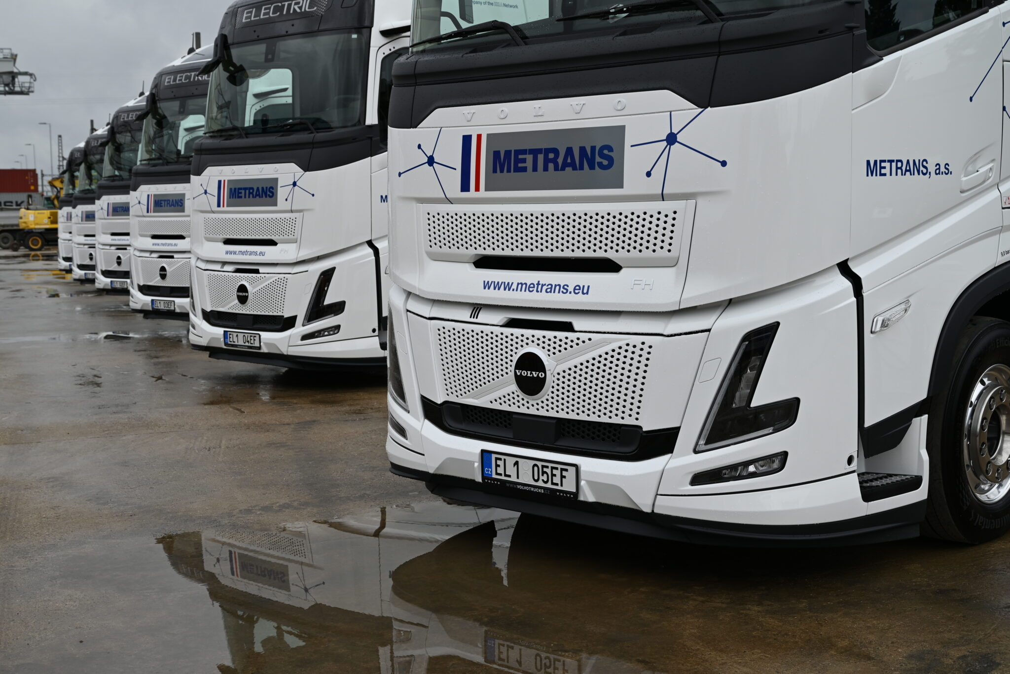 METRANS' new Volvo trucks. Image: © METRANS